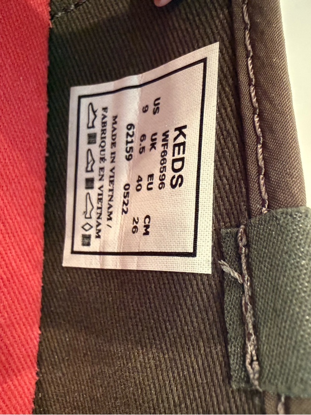 NWOT Keds Size 9 Quilted Olive Slip-On Sneakers - Picture 3 of 3